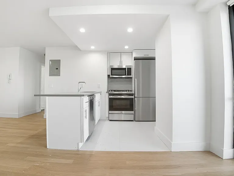 792 Columbus Ave #11G — Photo 7
