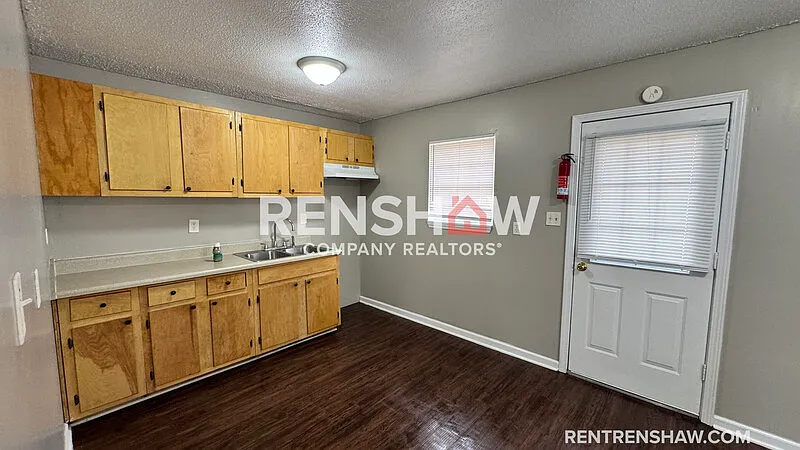 3 bed, 1.0 bath, $1,195 — Photo 4