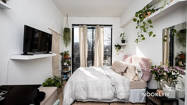 Rented by Nooklyn NYC LLC | media 7