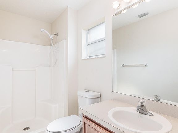 5th image of 2031 SE Berkshire Blvd