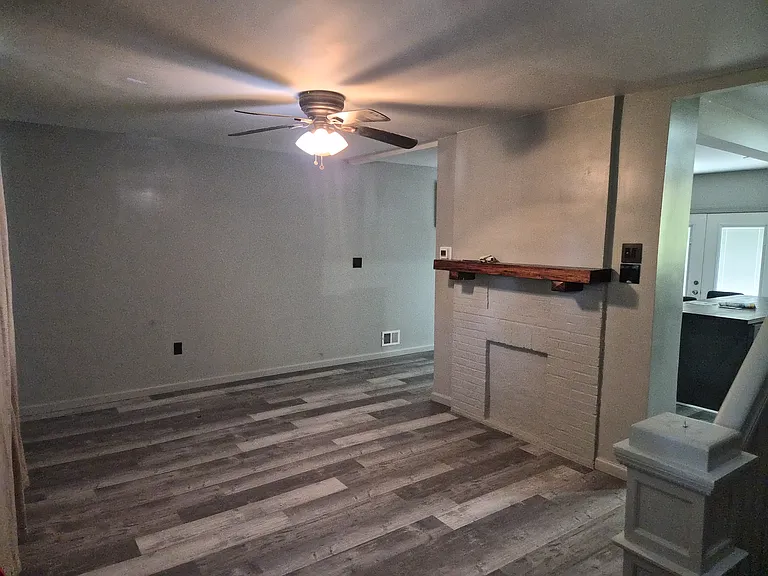 2228 Lutz Ave — Photo 8