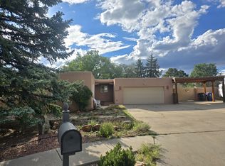 1409 Miracerros Ln N, Santa Fe, NM 87505