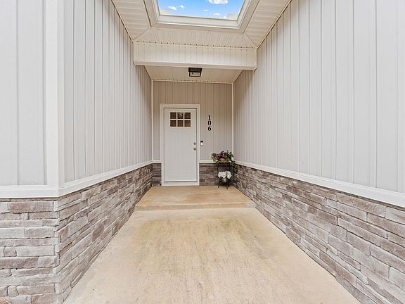 4th image of 106 Garrett Ln