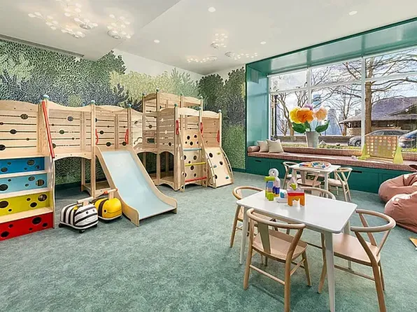 20 River Terrace image 16 of 24