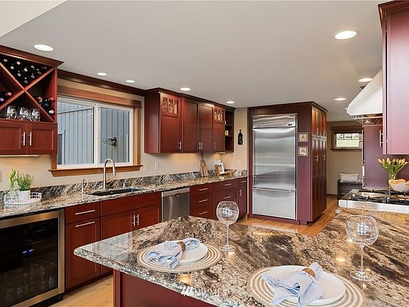 5th image of 11045 Mountain Vista Cir NW