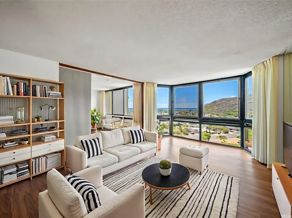 521 Hahaione St APT 12J, Honolulu, HI 96825