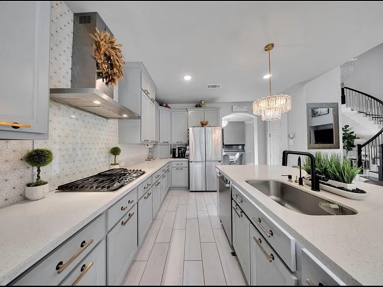 8826 Forest Side Dr — Photo 25