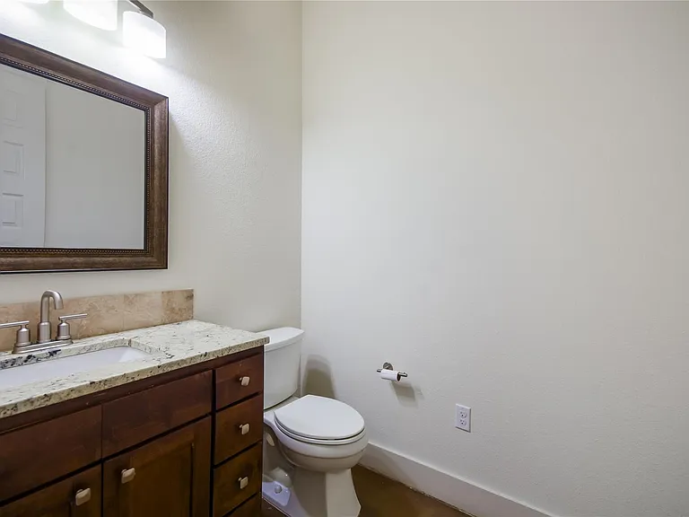 18400 Lakepoint Cv — Photo 15