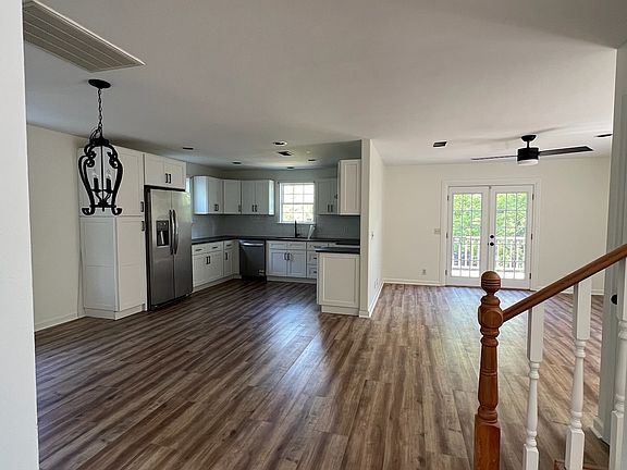 2nd image of 1808B Ashwood Ave