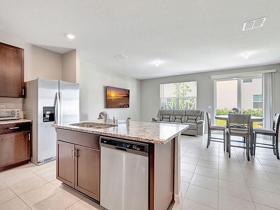 4th image of 3554 San Bernardino Way