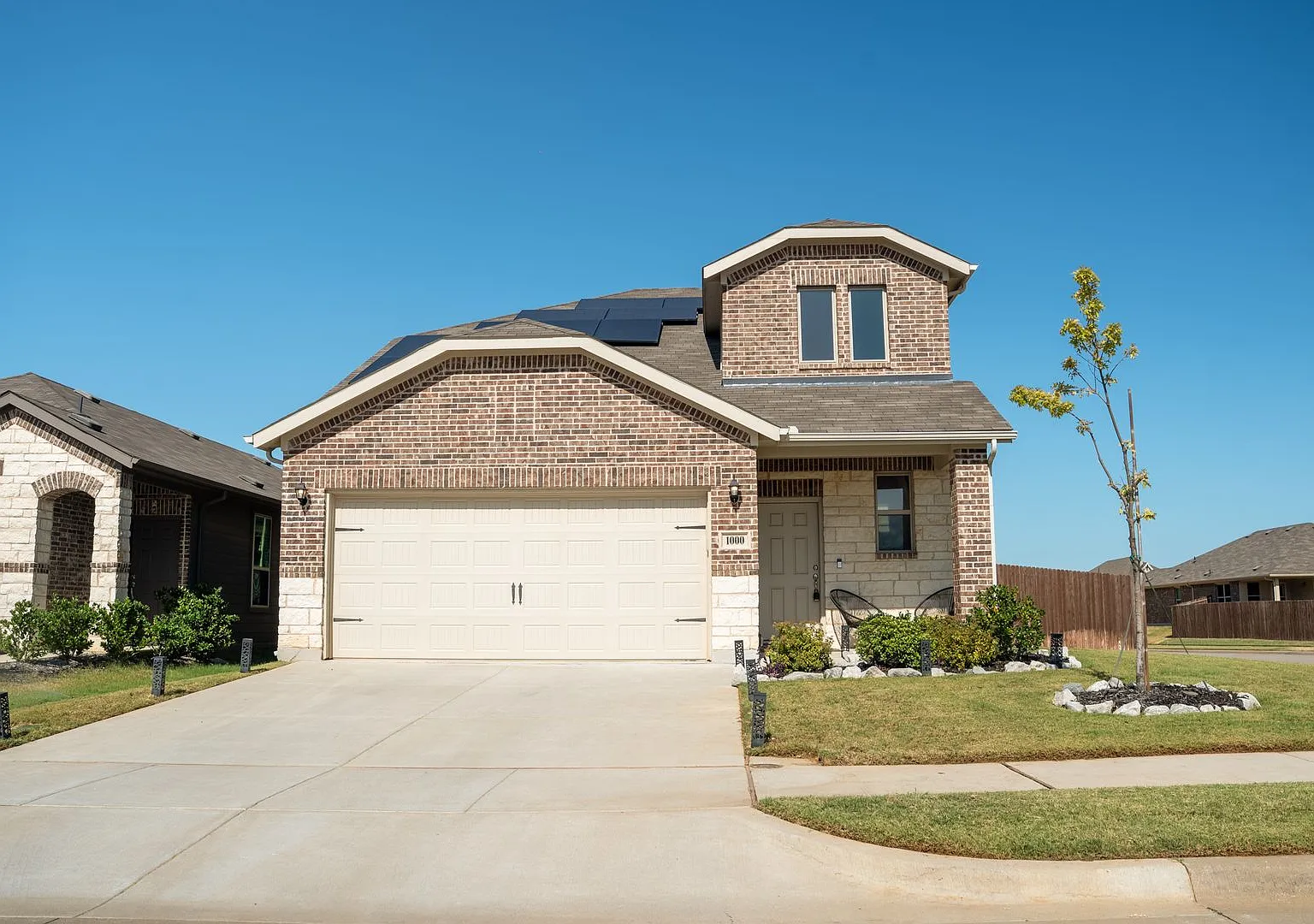 Charming 3-Bed, 2.5-Bath Home for Lease in Aubrey, TX — Photo 1