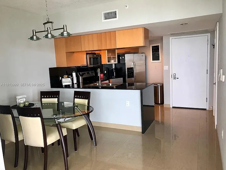 1750 N Bayshore Dr #15F — Photo 3