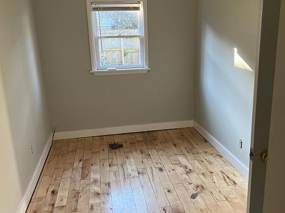 4th image of 174 Lancaster Ave APT 2