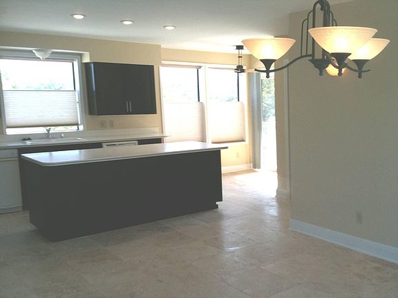 3rd image of 1400 Scenic Dr APT 4