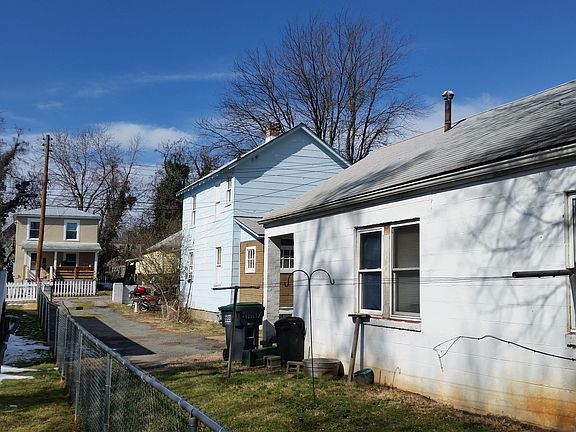 Cottage in the back