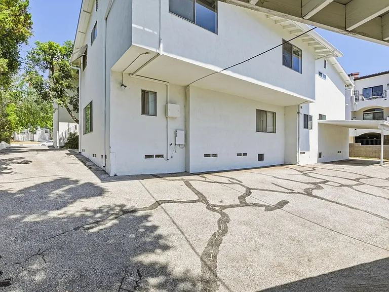 Montrose Residences — Photo 17