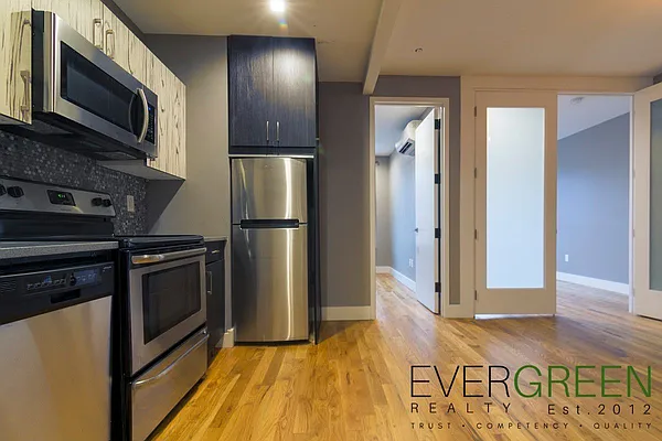 Rented by Evergreen Apartments BK | media 19