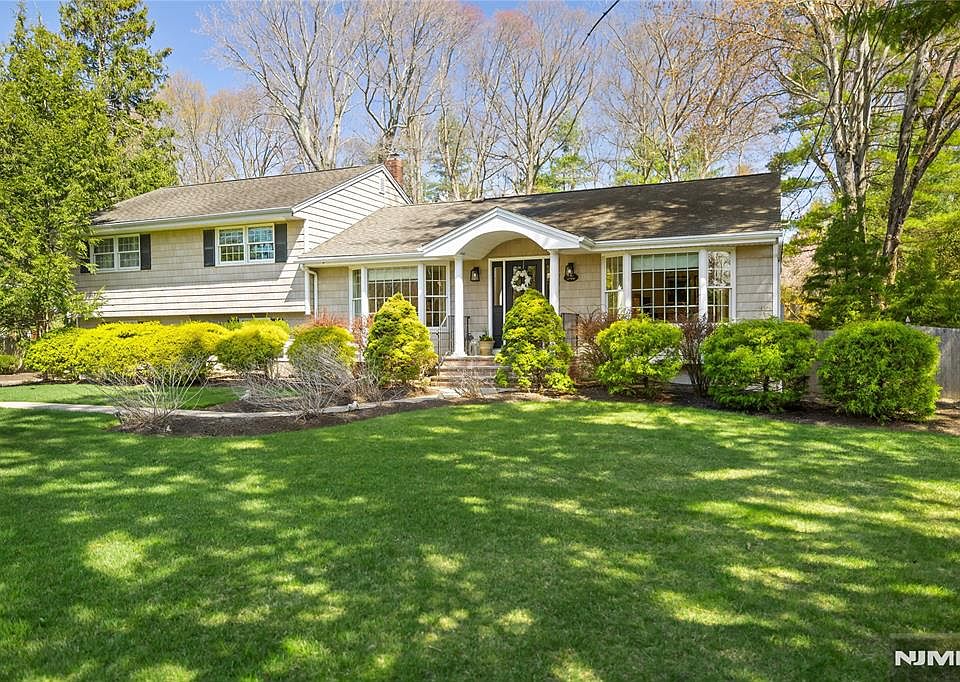 1st image of 548 Rivervale Rd