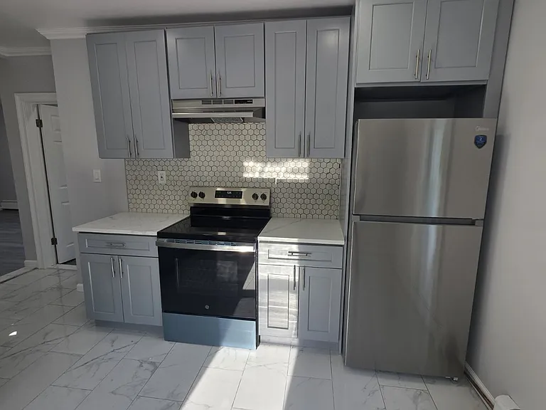 3230 Lexington Ave #13 — Photo 10