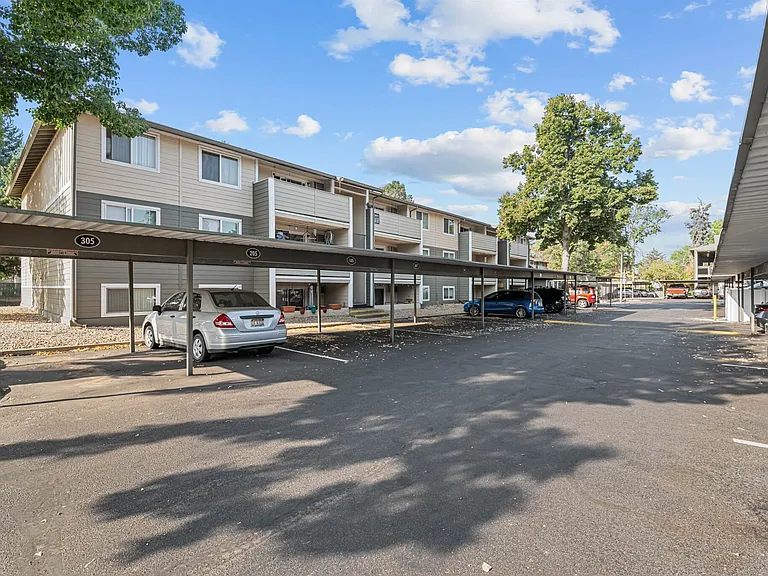 Phillippi Plaza — Photo 17