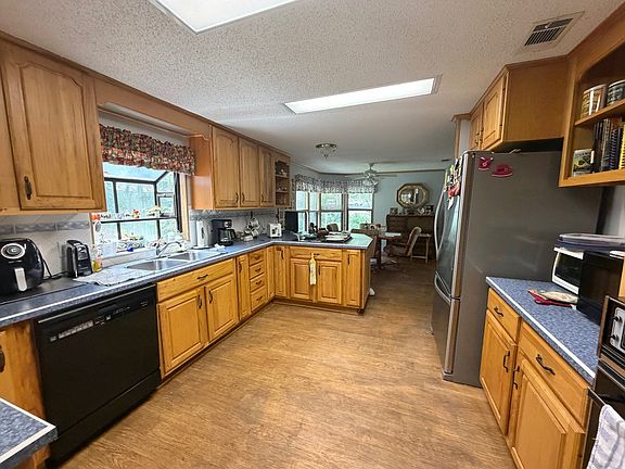 3rd image of 503 Leaf Cir