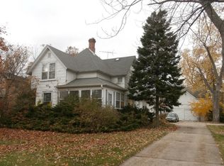 4118 Old Grand Ave, Gurnee, IL 60031