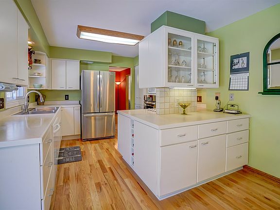 4th image of 5114 Black Oak Dr