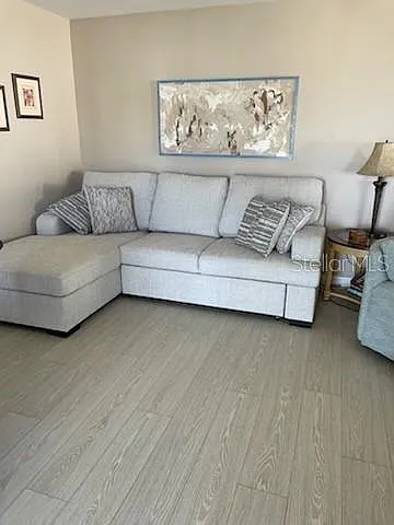 925 Iglesia Dr — Photo 9