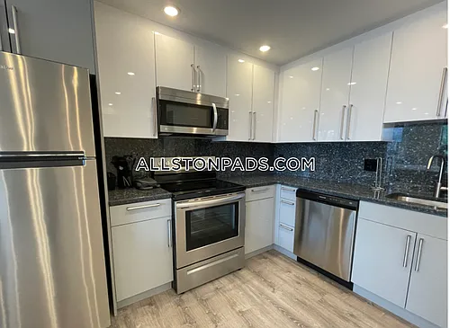 1028 Commonwealth Ave #204 Photo 1