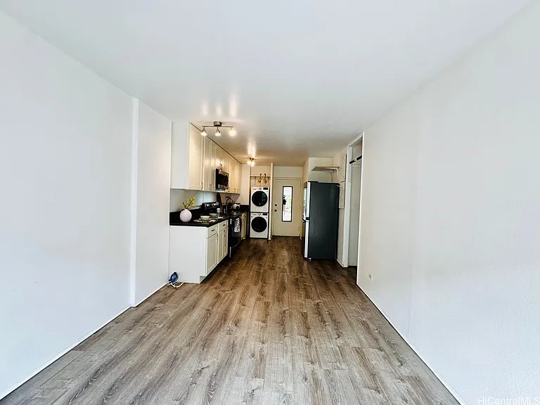 222 Kaiulani Ave #303 — Photo 3