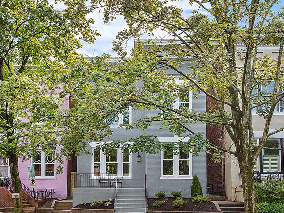 2nd image of 1605 Park Ave