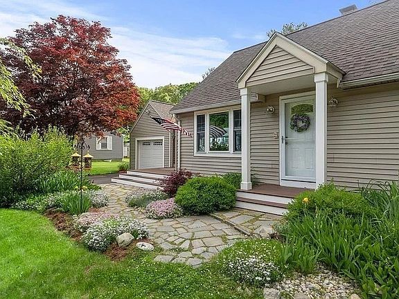 4th image of 58 Campus Rd