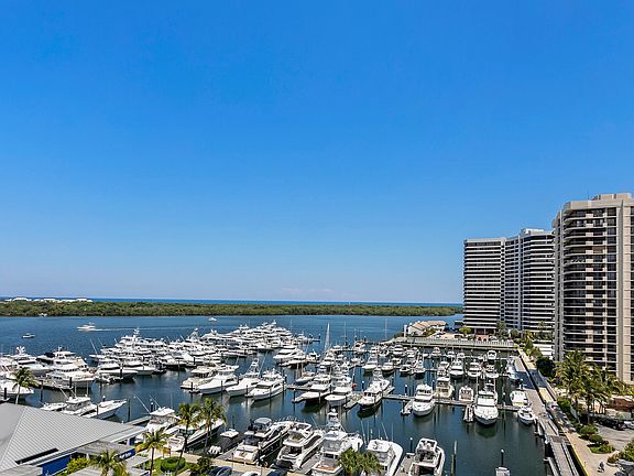 3rd image of 120 Lakeshore Dr APT 1037