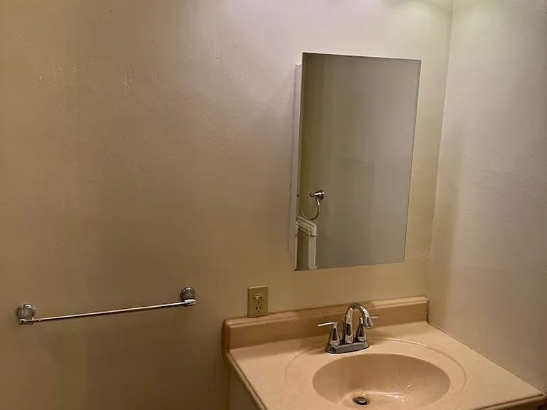 5526 Howe Street — Photo 22