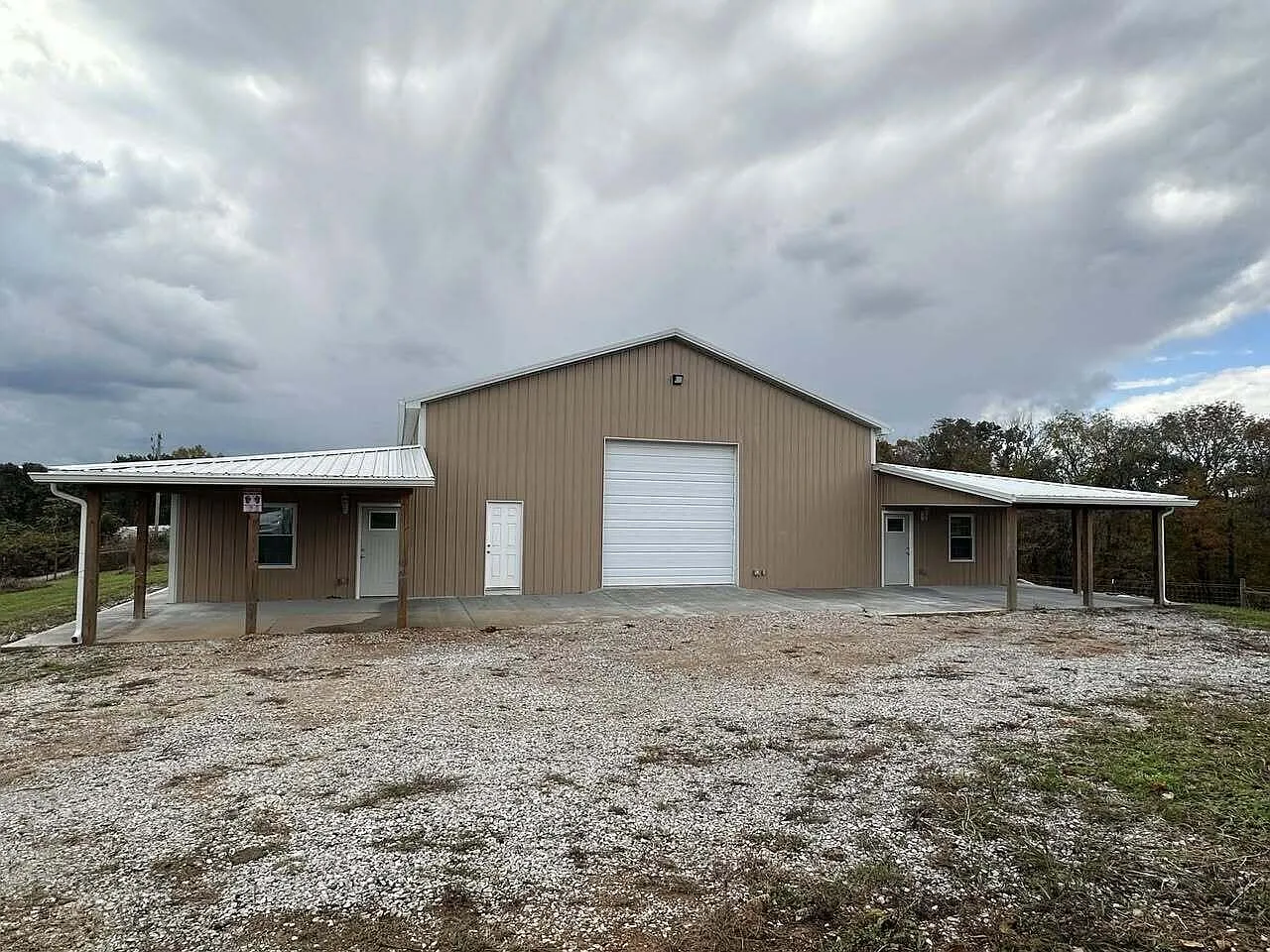 2 bed, 925 sqft, $900 — Photo 2