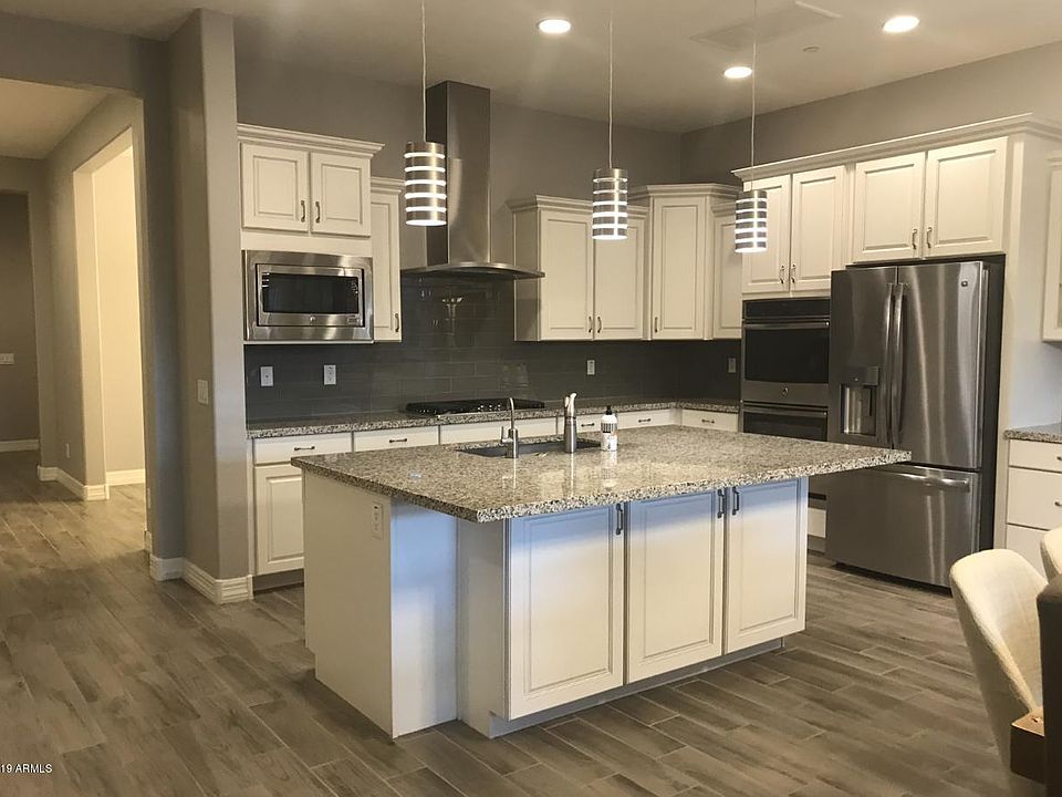 1st image of 10769 N 124th Pl