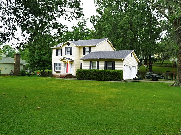 5th image of 215 Shamrock Dr