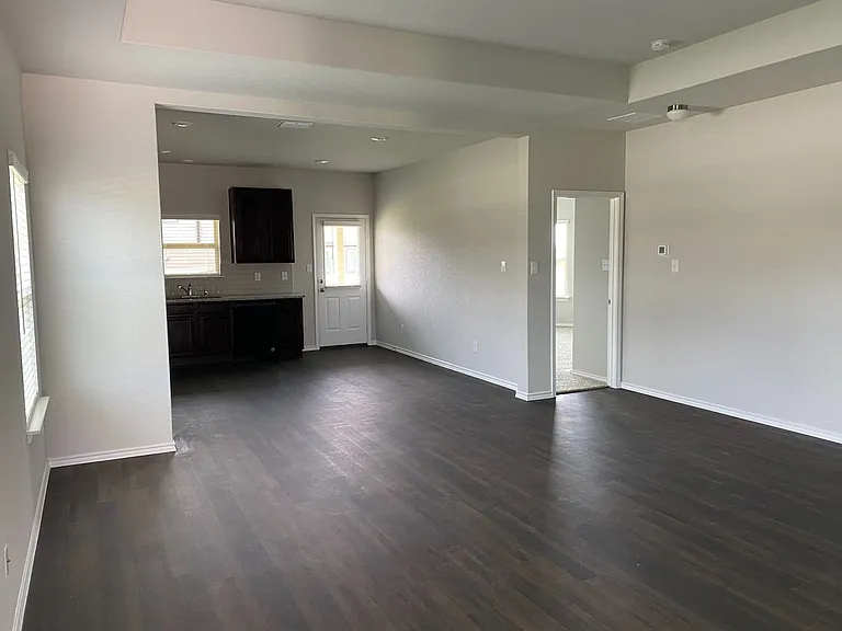 8226 Noble Crst — Photo 3