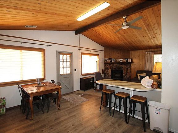 3rd image of 453 Holmes Ln