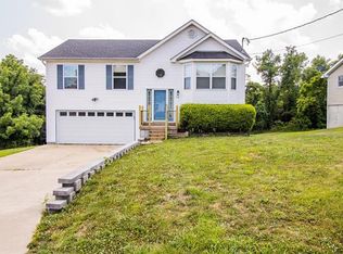 516 Olive St, New Haven, MO 63068