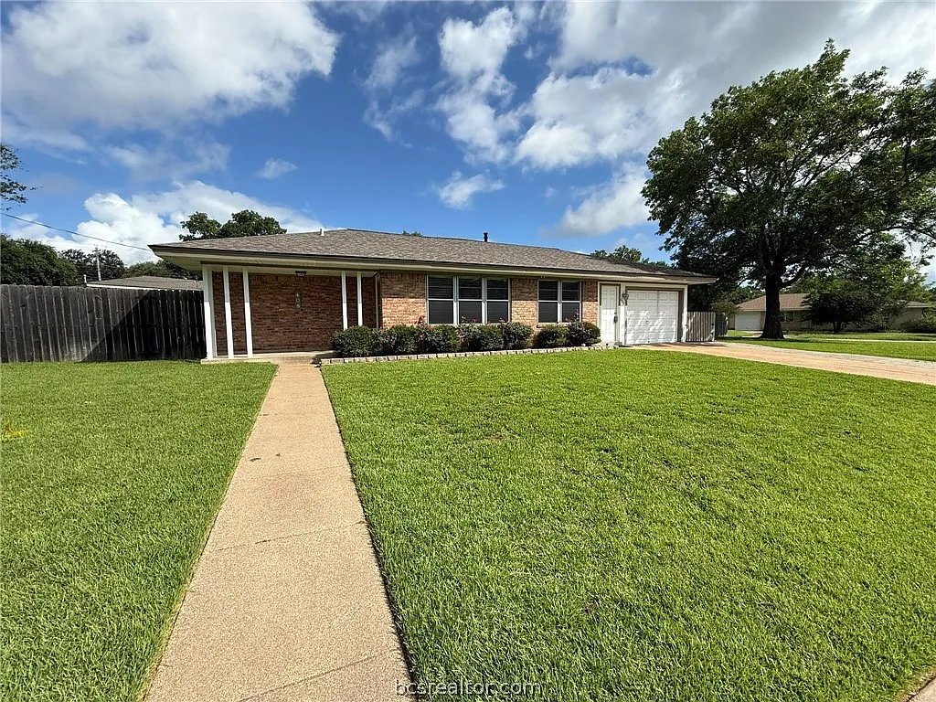 3 bed, 1280 sqft, $1,850 — Photo 2