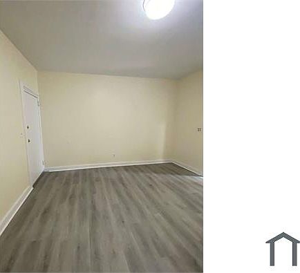 2nd image of 12 Orchard Pl #1W