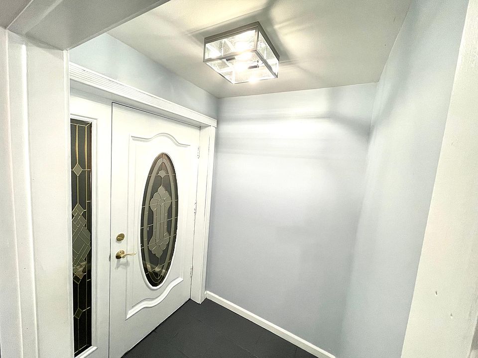 1st image of 2945 N Sacramento Ave Unit 1