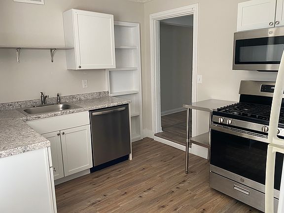 5th image of 5220 Carthage Ave APT 3