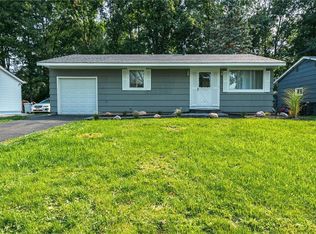 7864 Sagamore Dr N, Liverpool, NY 13090