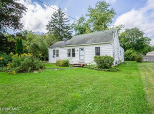 28 Rugby Rd, East Greenbush, NY 12061