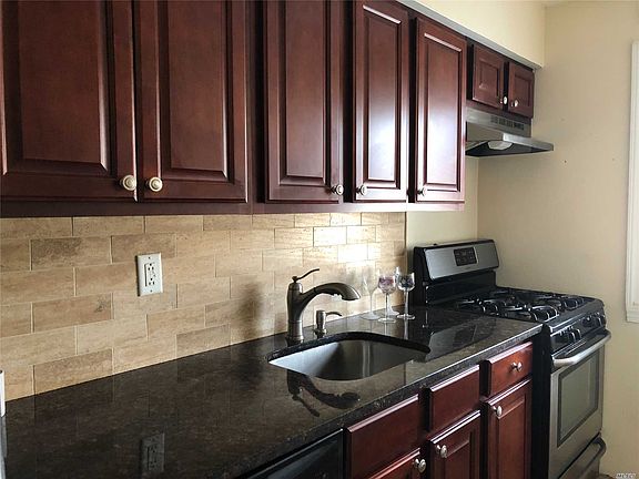 5th image of 144 Church St APT 3C