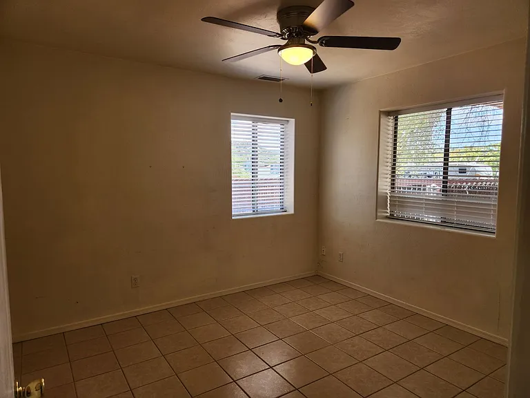 601 W Frontier St — Photo 14