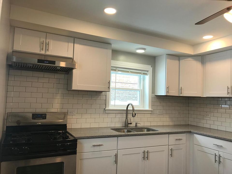 1st image of 5323 N Rockwell St
