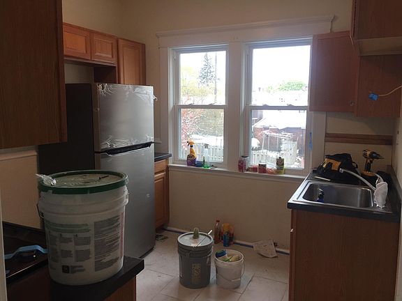 5th image of 229 W 17th St Floor 2